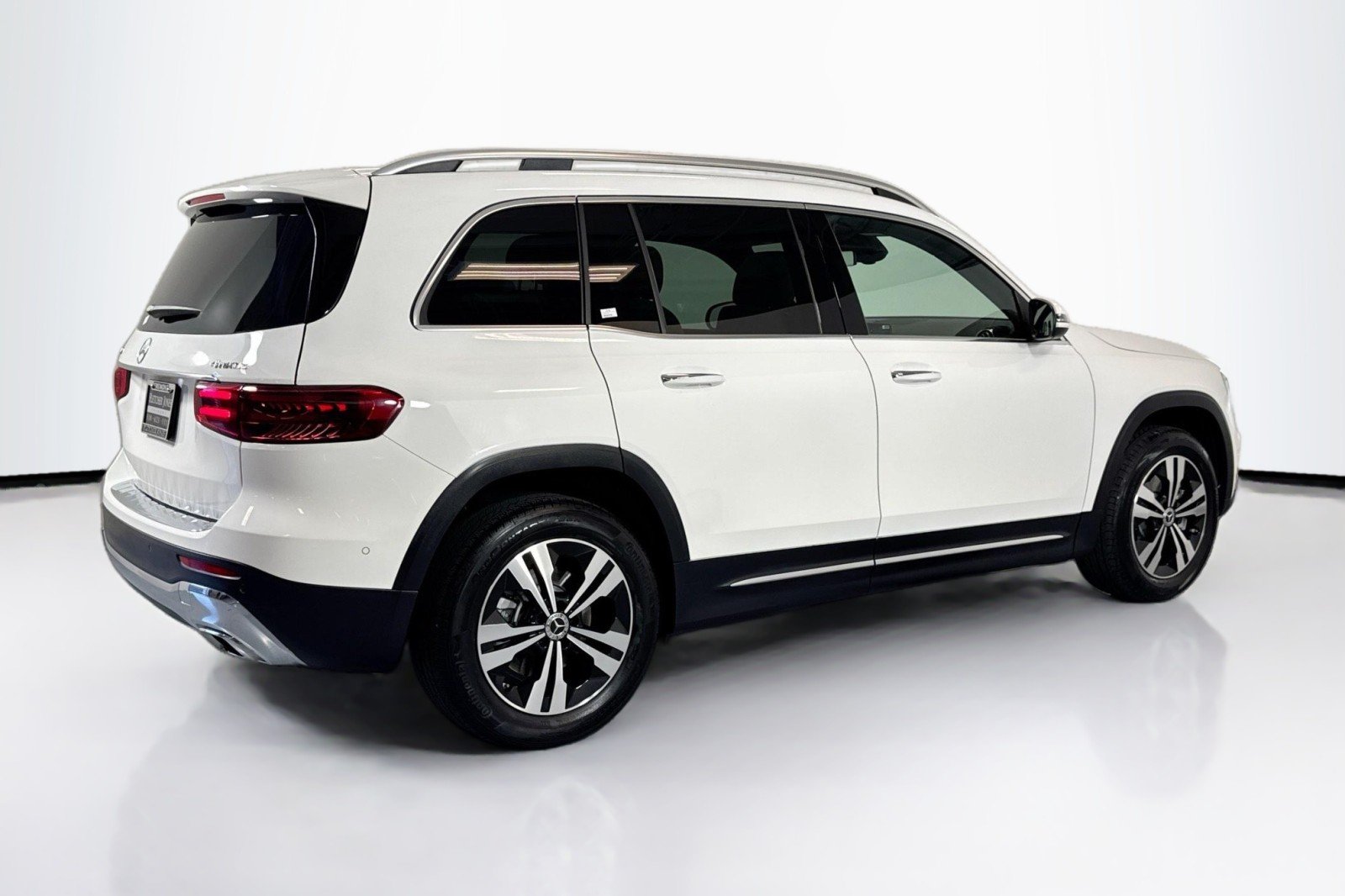 Certified Used 2026 Polar White Mercedes-Benz GLB 250 4MATIC® SUV image 5
