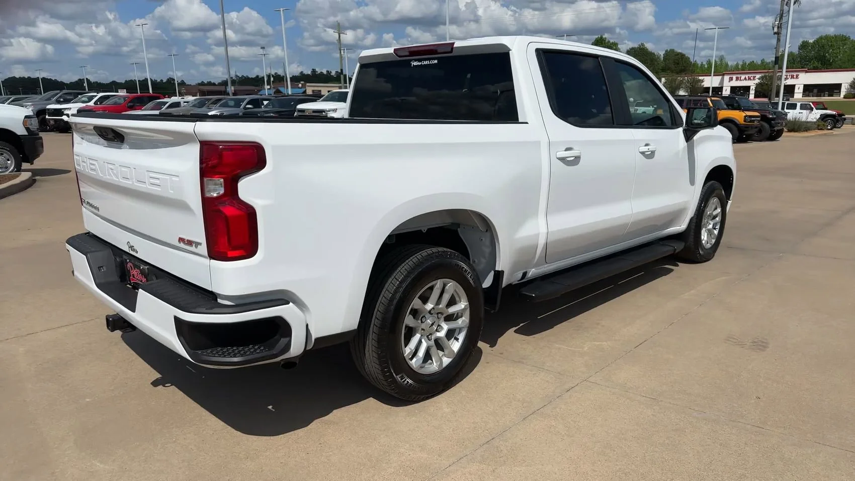Used 2025 Summit White Chevrolet RST image 9
