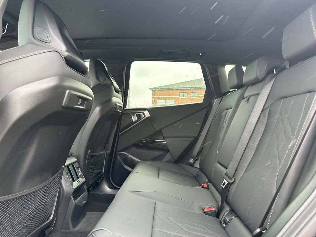 New 2026 Black Sapphire Metallic BMW 30 xDrive image 21