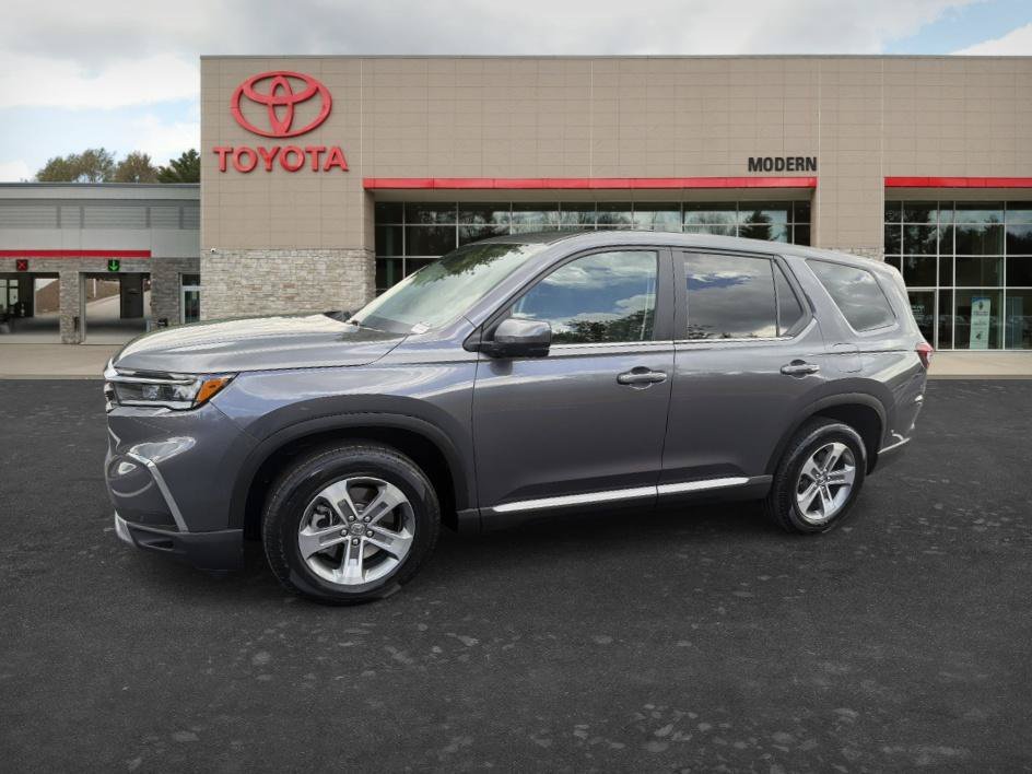 Used 2023 Modern Steel Metallic Honda EX-L 8 Passenger image 1
