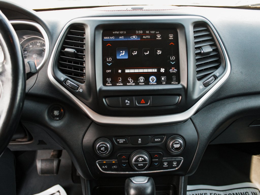 Used 2018 Billet Silver Metallic Clearcoat Jeep Trailhawk image 16