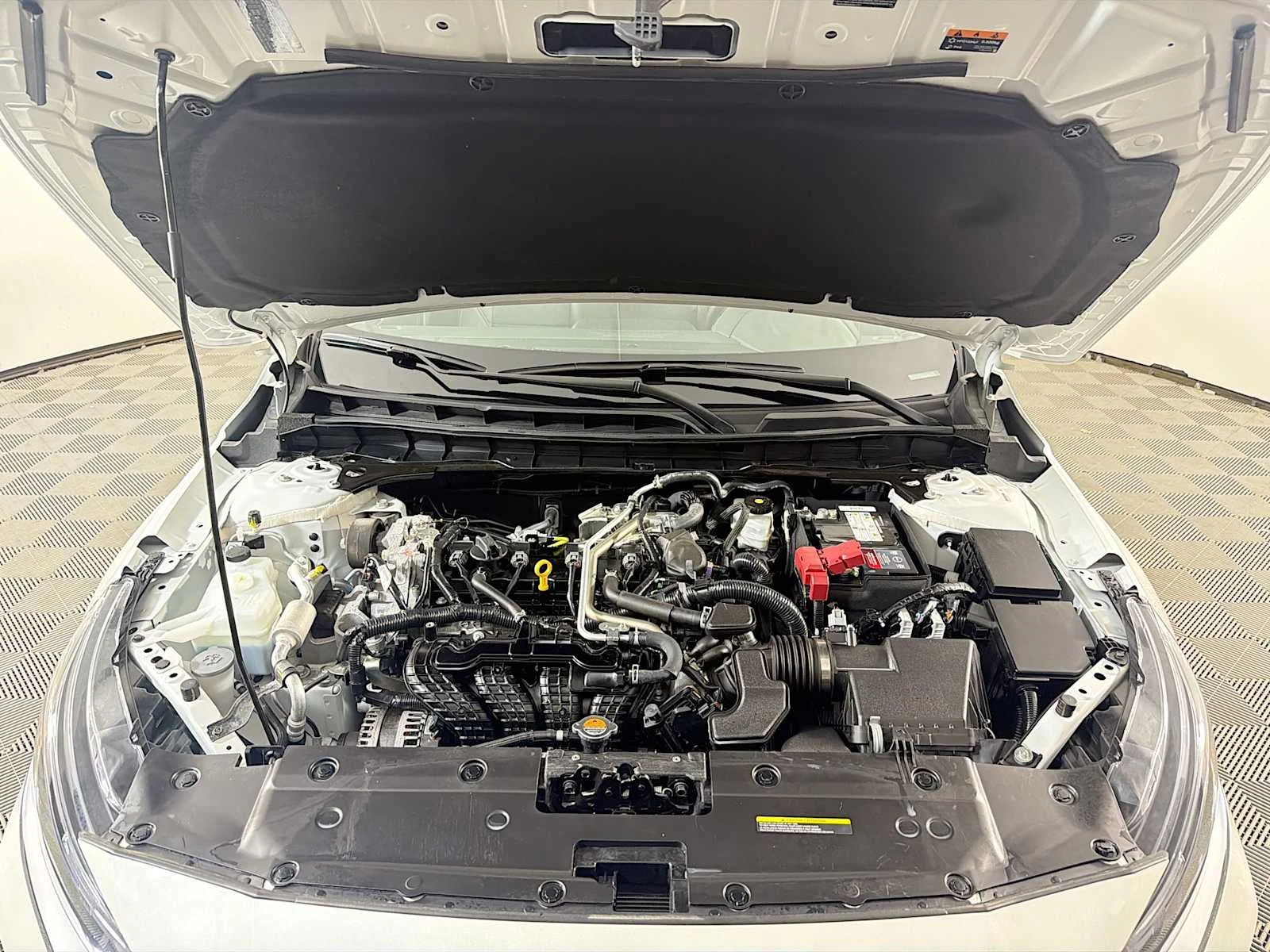 Certified Used 2025 Pearl White Tricoat Nissan SL image 26