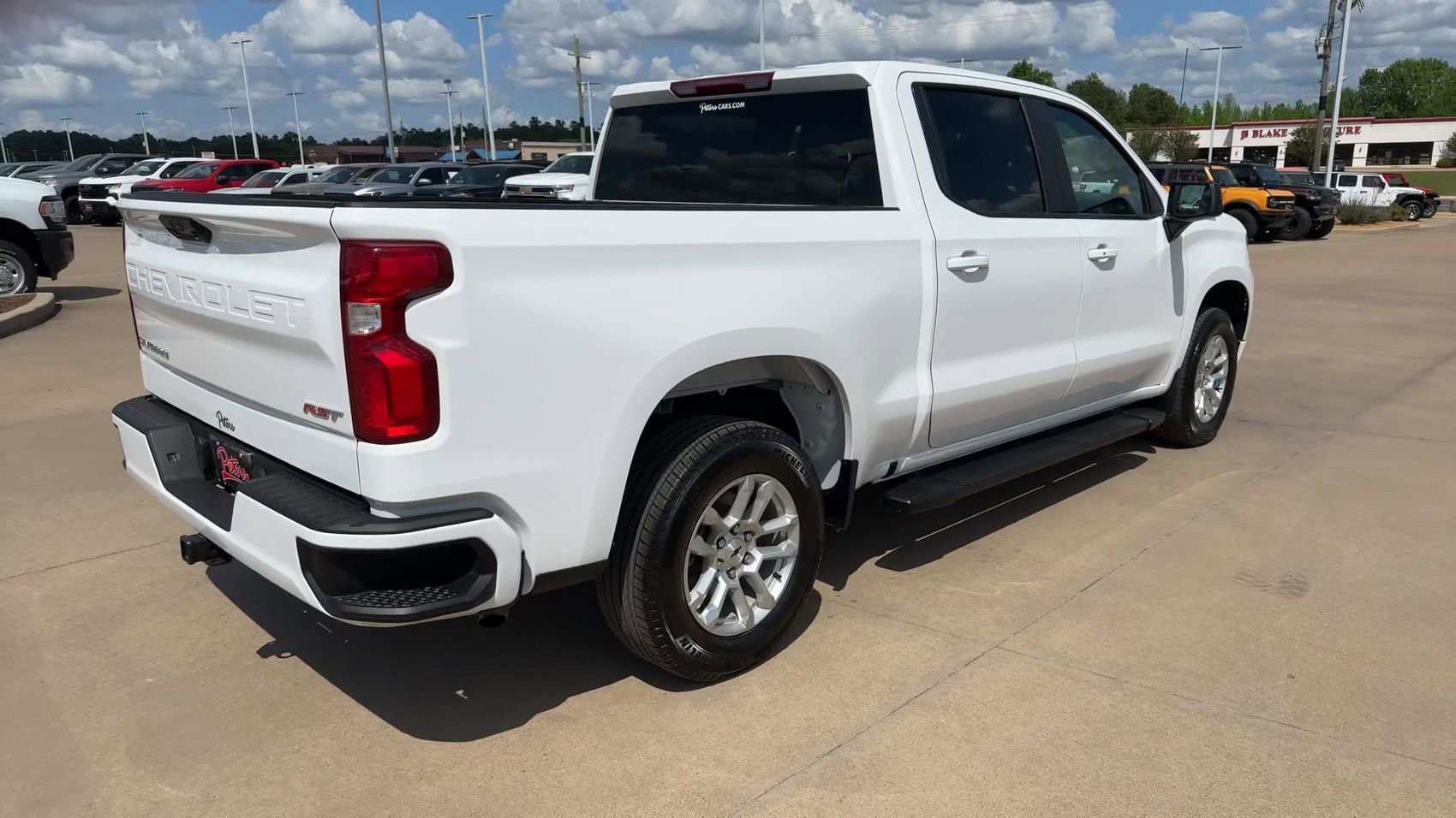 Used 2025 Summit White Chevrolet RST image 9