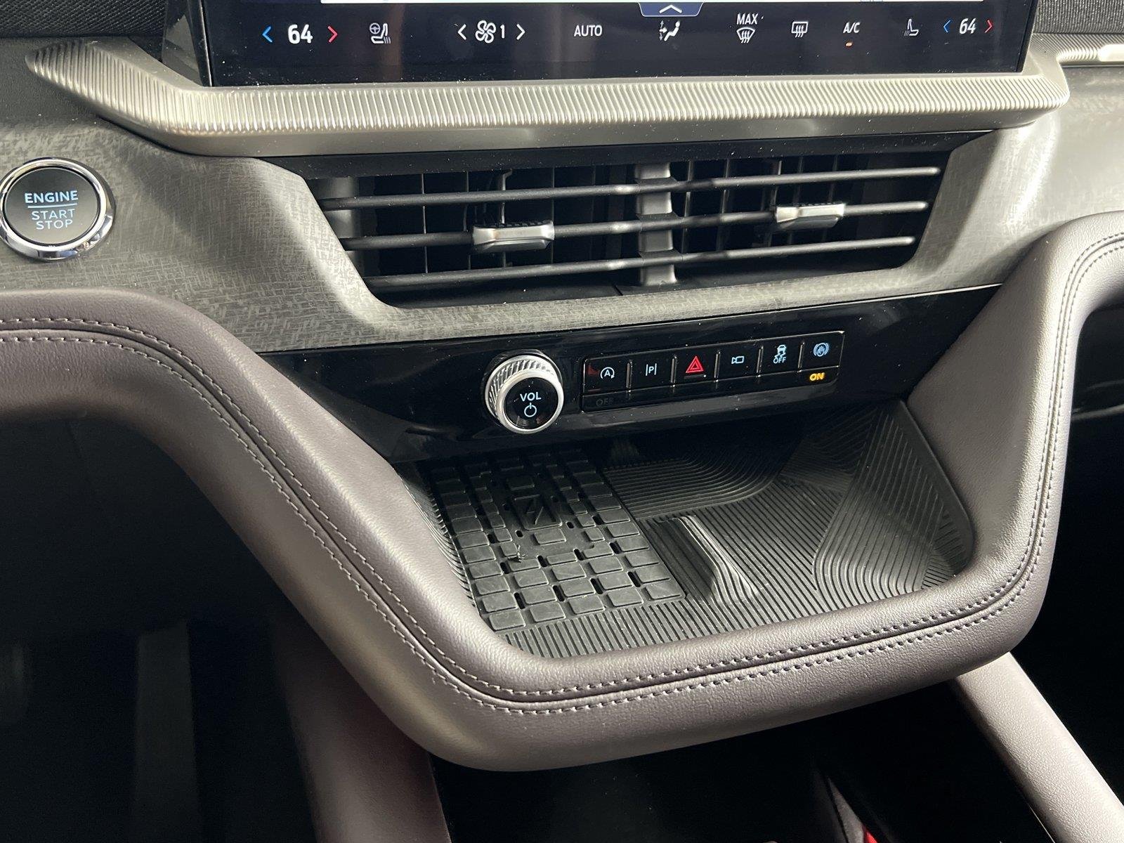 Used 2025 White Ford Platinum image 7