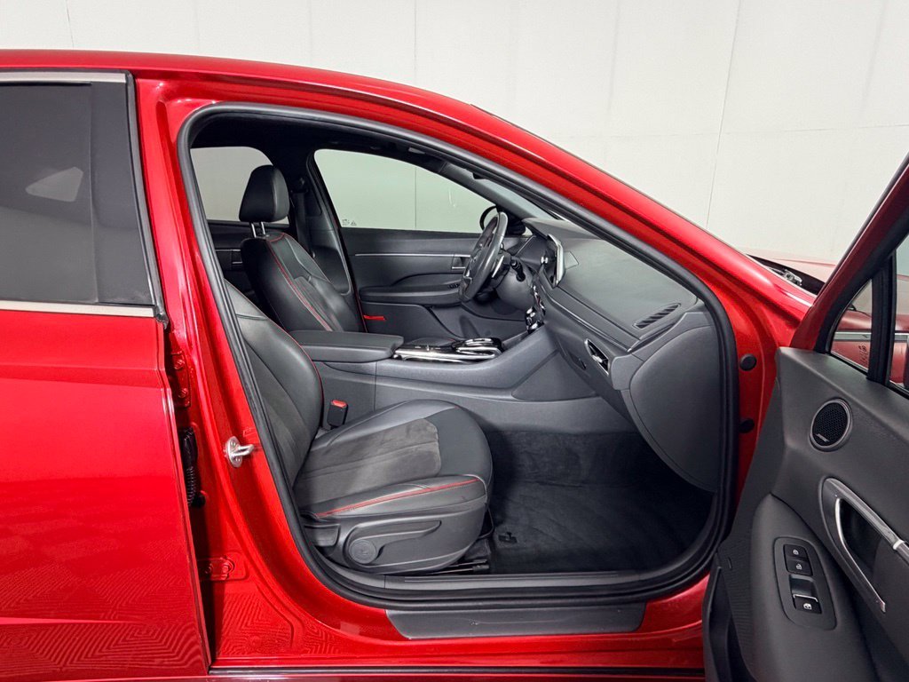 Used 2020 Red Hyundai SEL Plus image 36