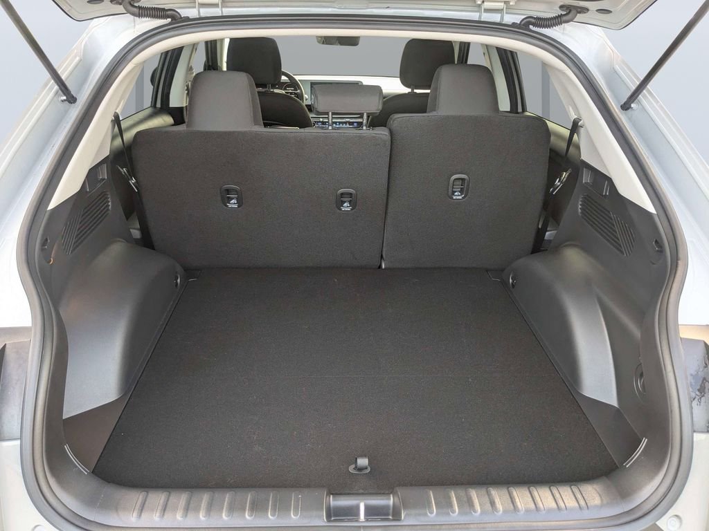 Used 2024 Gray Hyundai SE image 12