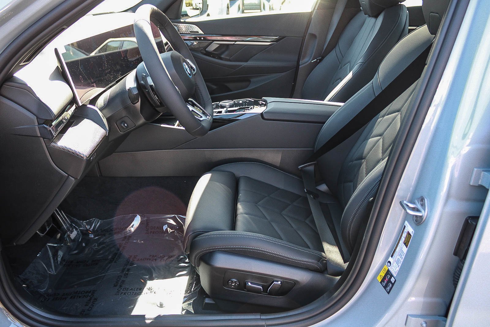 New 2027 Brooklyn Grey Metallic BMW 550e xDrive image 15