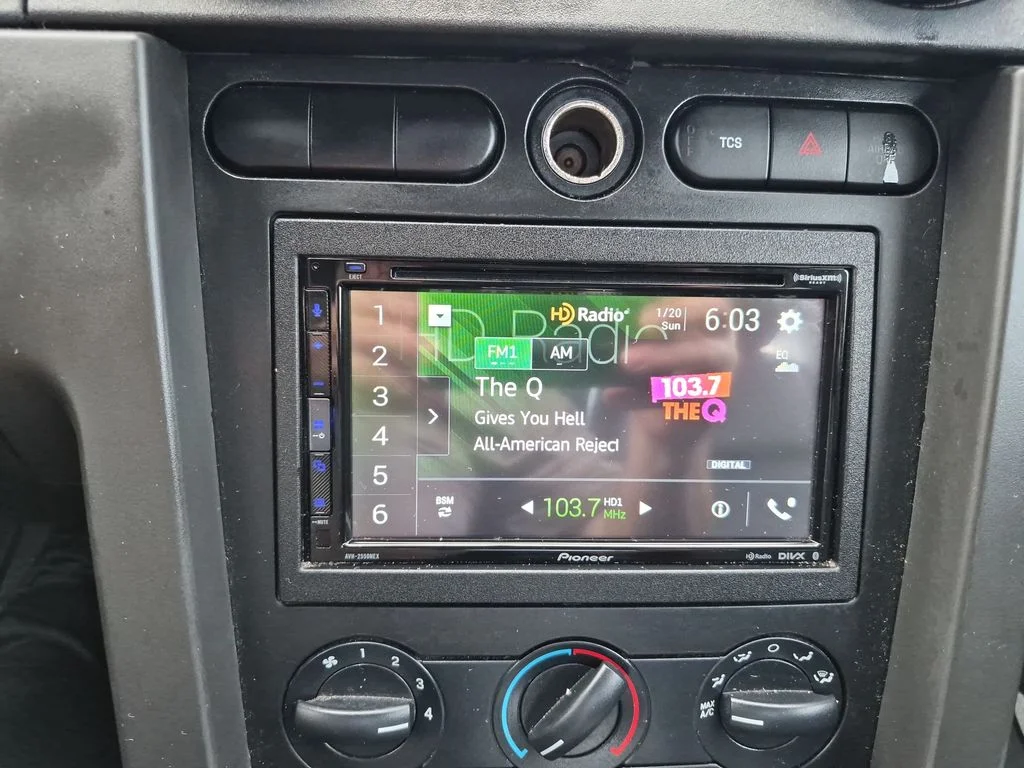 Used 2006 Black Ford V6 image 27