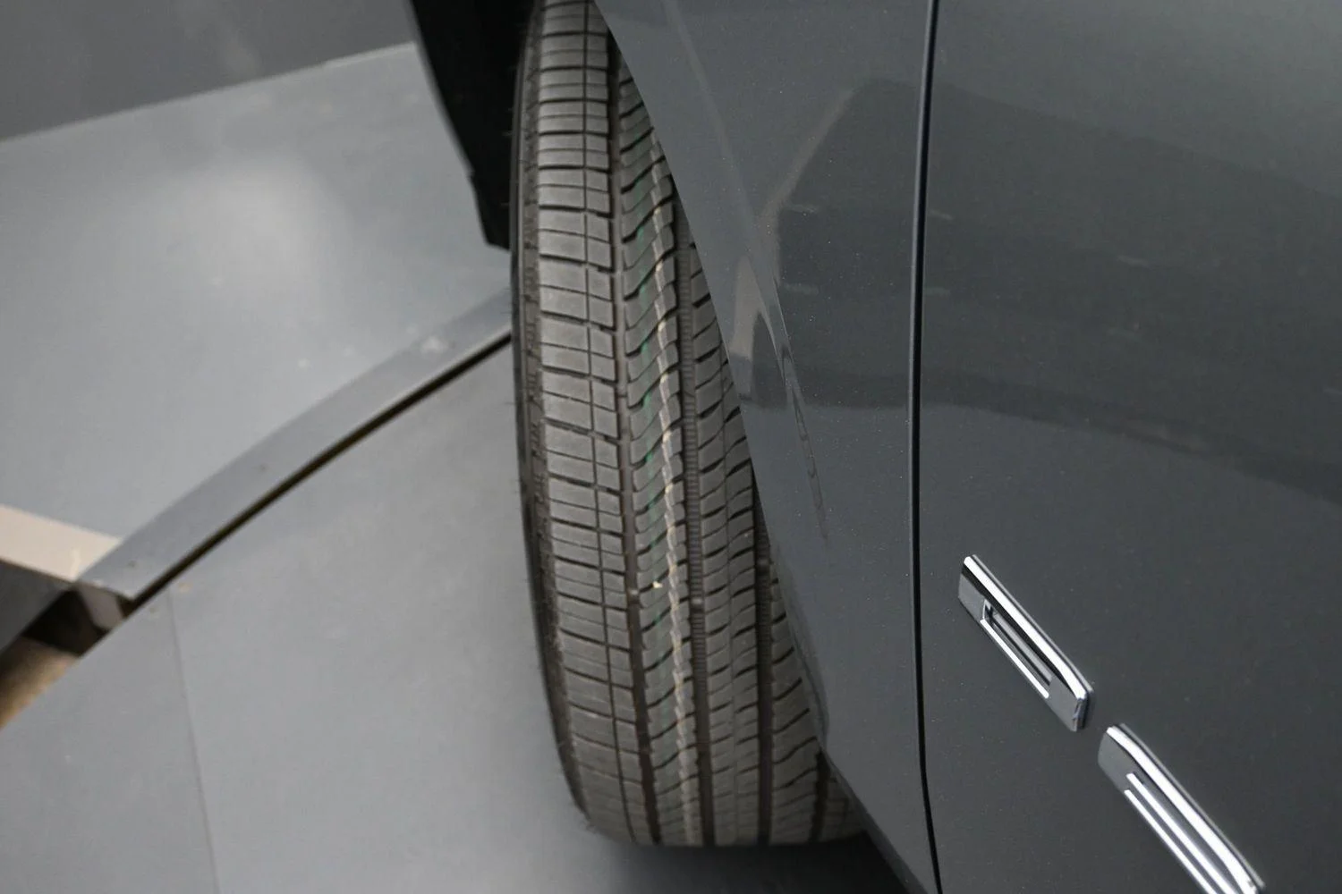 New 2026 Sterling Metallic GMC Denali image 5