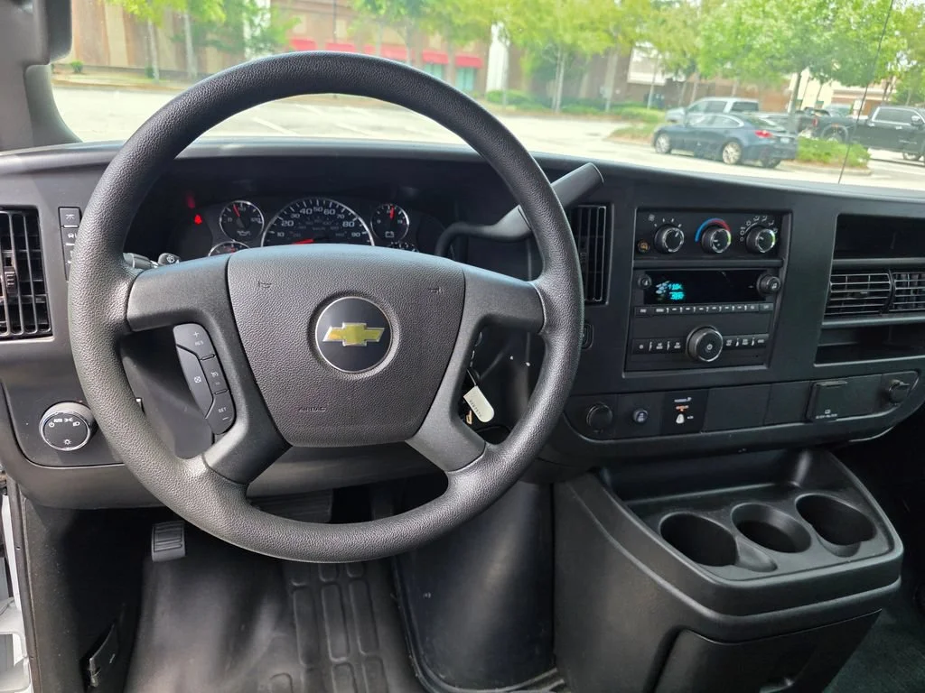 Used 2025 Summit White Chevrolet WT image 13