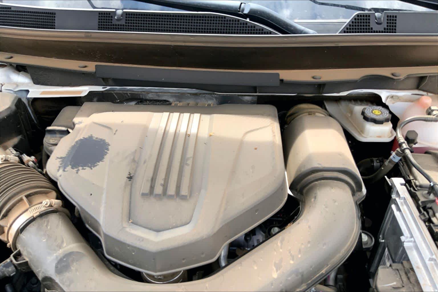 Used 2026 Summit White GMC AWD Elevation image 32