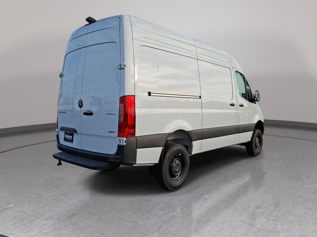 New 2025 Arctic+White Mercedes-Benz Cargo 144 WB image 5
