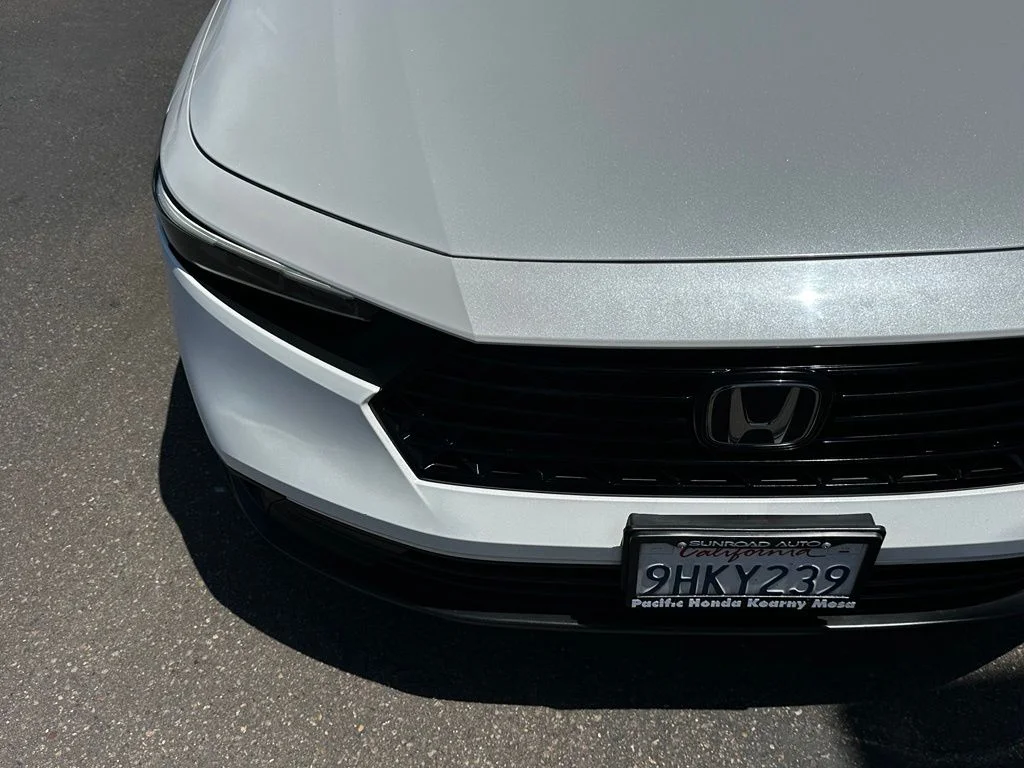 Used 2024  Honda LX image 4