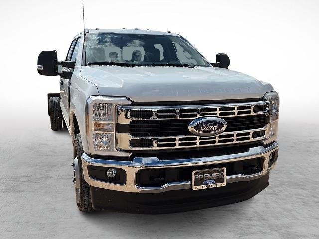 New 2026 Oxford White Ford F-350® XL image 29