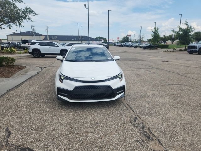 Used 2022 White Toyota SE image 4