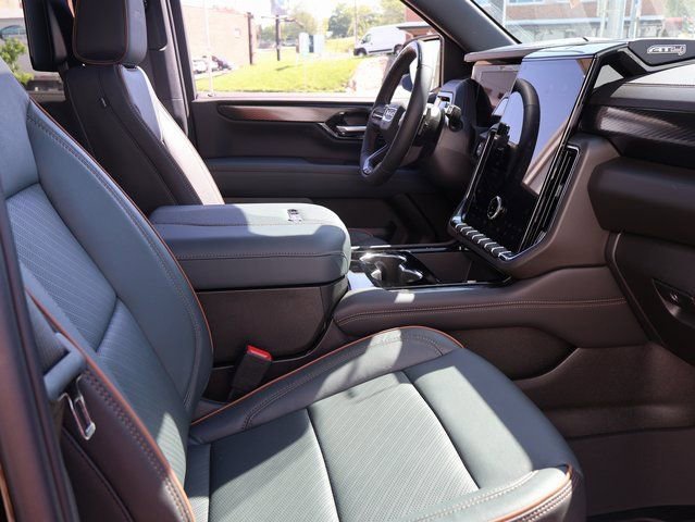 2026 GMC Yukon AT4 - Photo 7