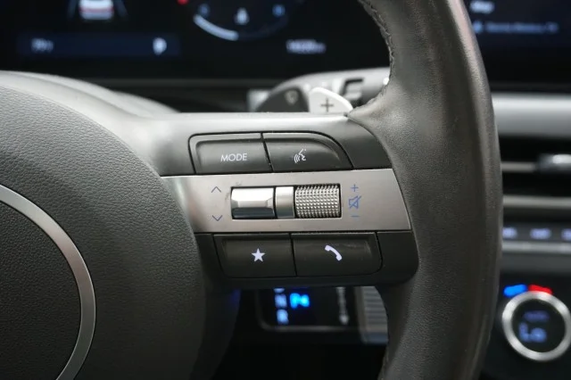 Used 2024  Hyundai SEL image 25