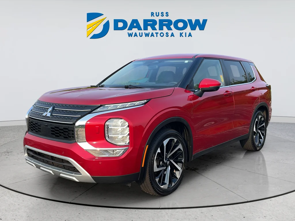 Used 2024 Red Mitsubishi SE image 1