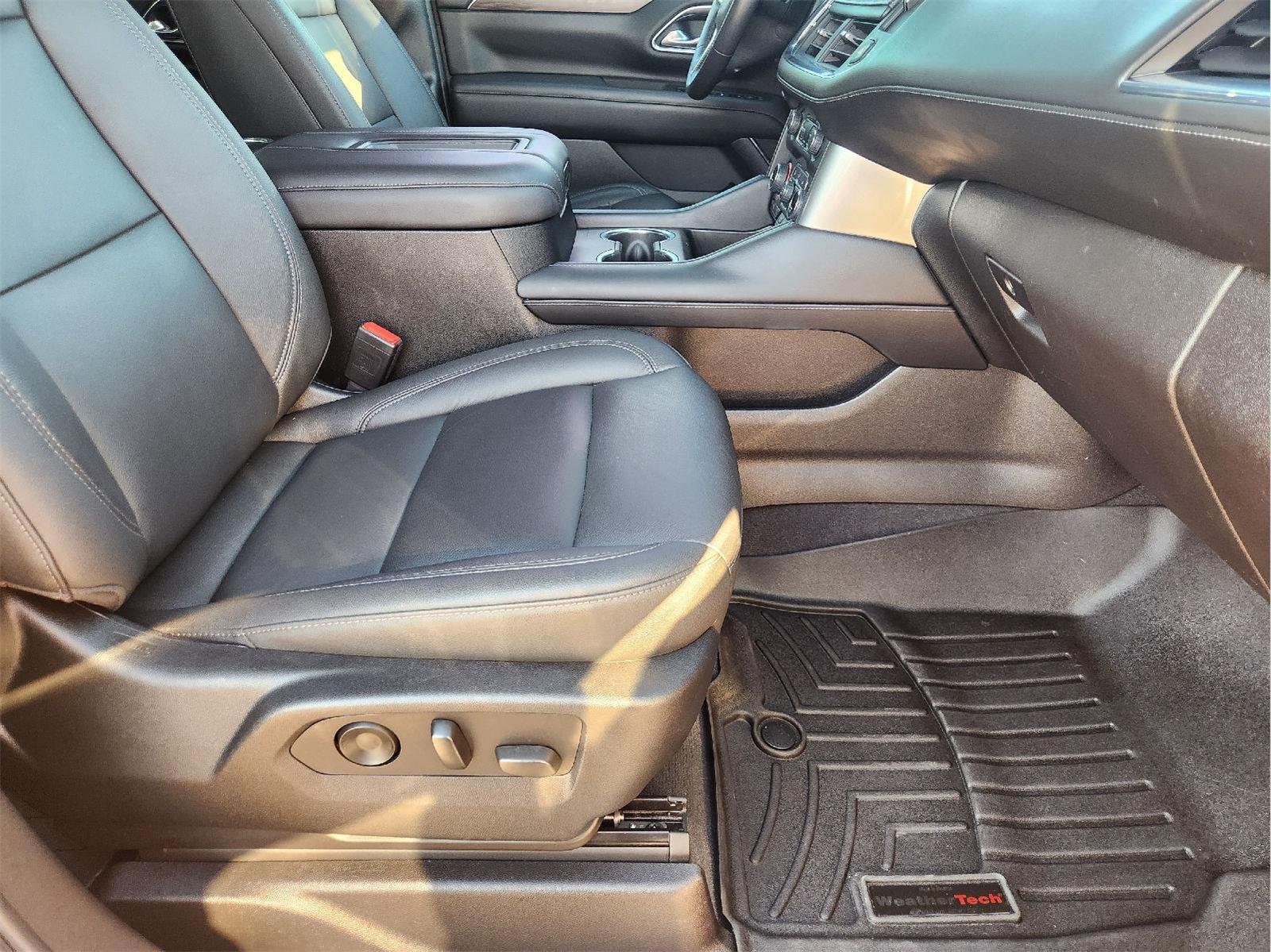 2021 Chevrolet Suburban photo 14 of 34