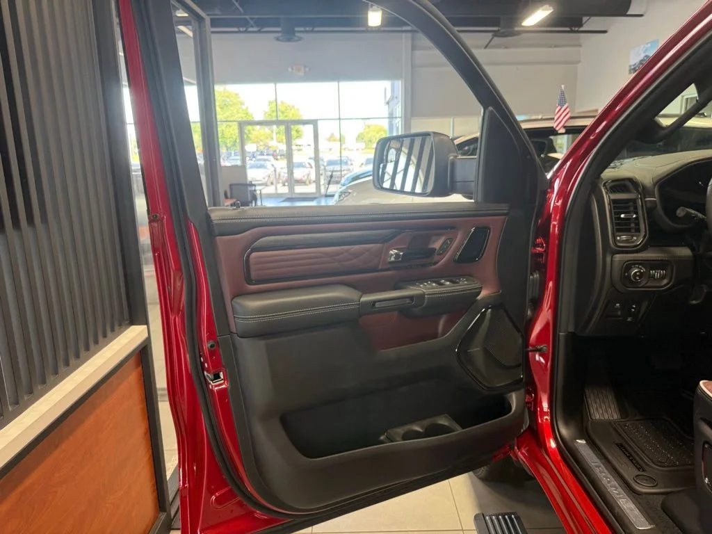 New 2026 Molten Red Pearl-Coat Exterior Paint RAM Limited image 17