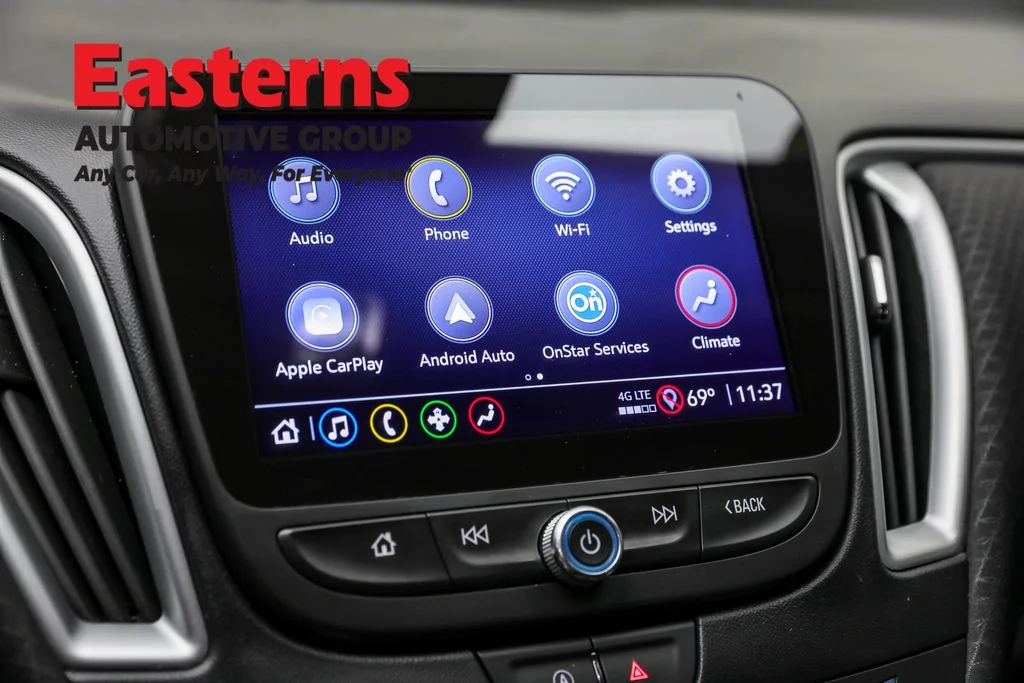 Used 2024 Gray Chevrolet LT image 19