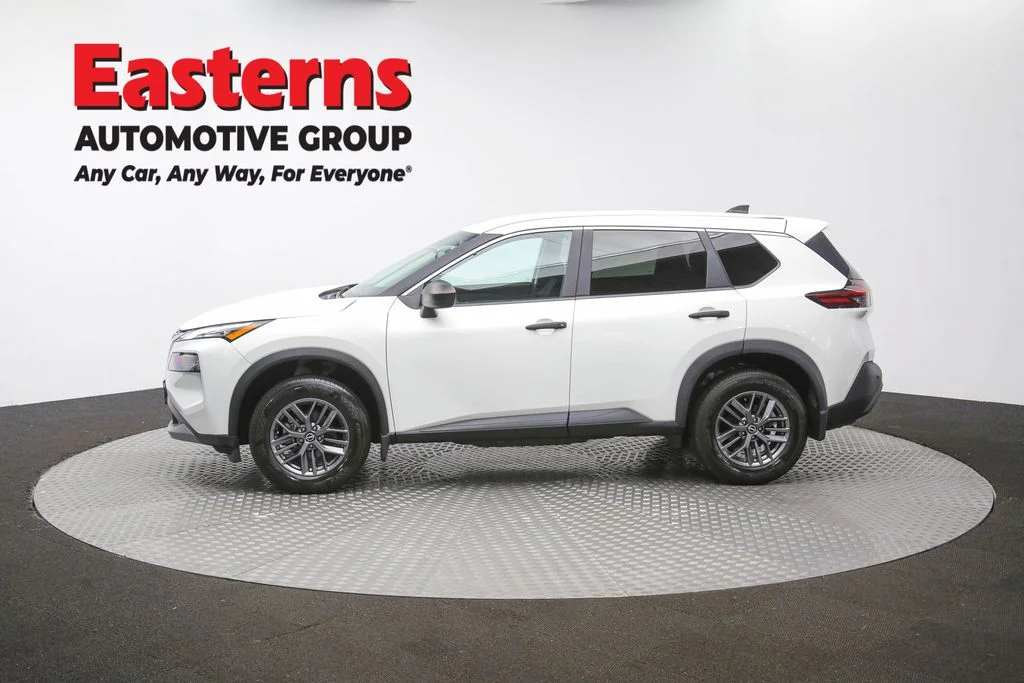 Used 2023 White Nissan S image 59
