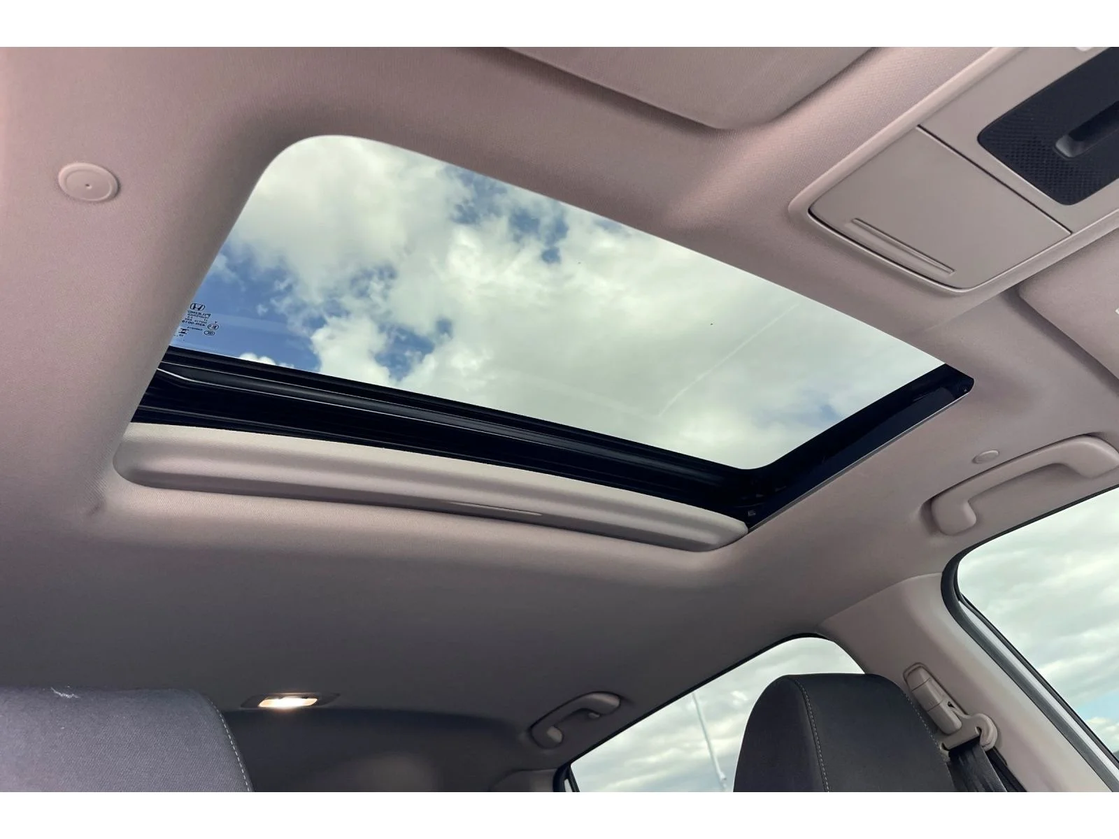 Used 2024 Platinum White Pearl Honda EX image 20