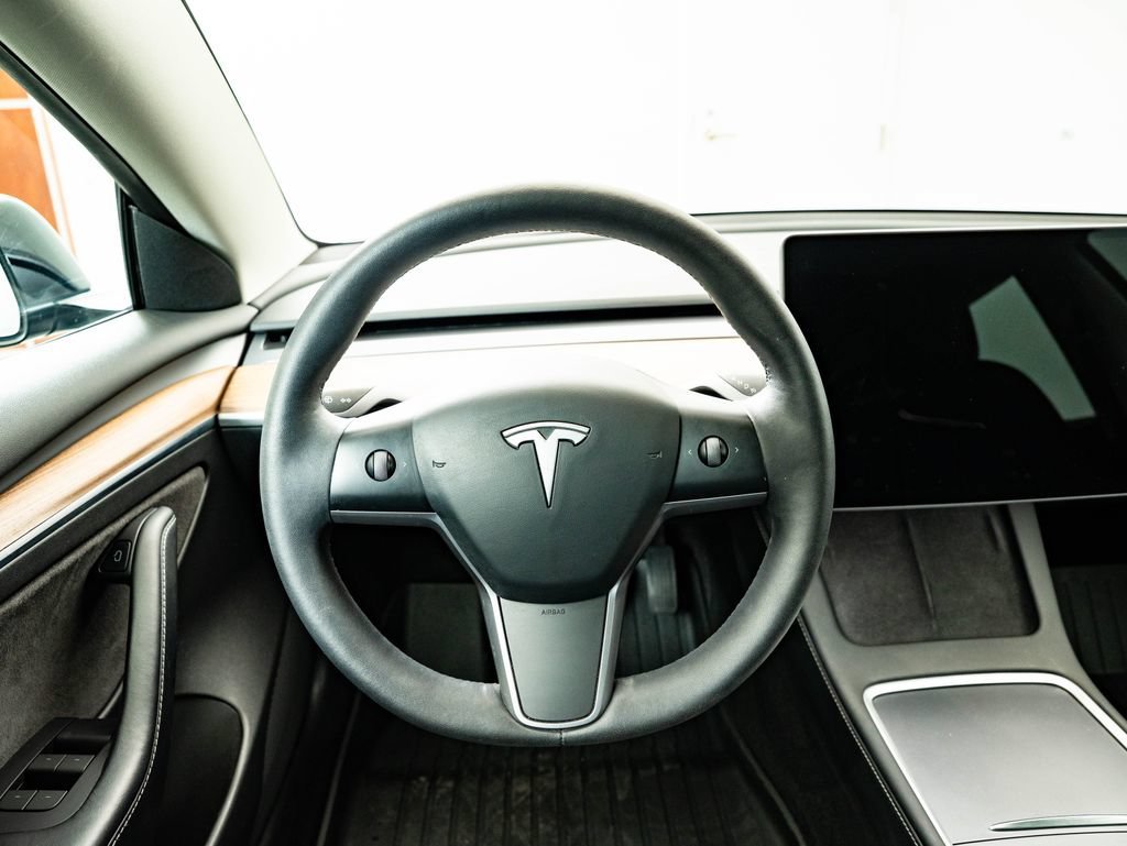 Used 2023 Black Tesla  image 35