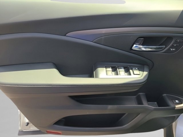 New 2026 Solar Silver Metallic Honda RTL image 23