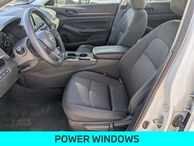 Used 2025 White Nissan 2.5 S image 14