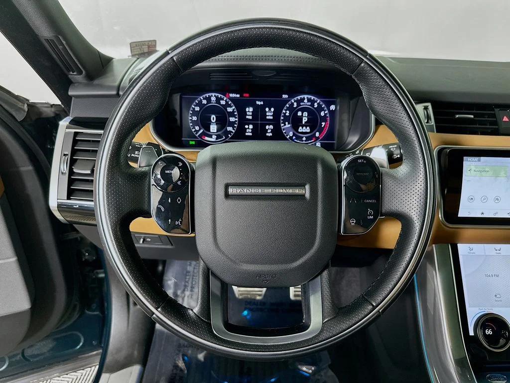 Used 2020 Green Land Rover HSE Dynamic image 11