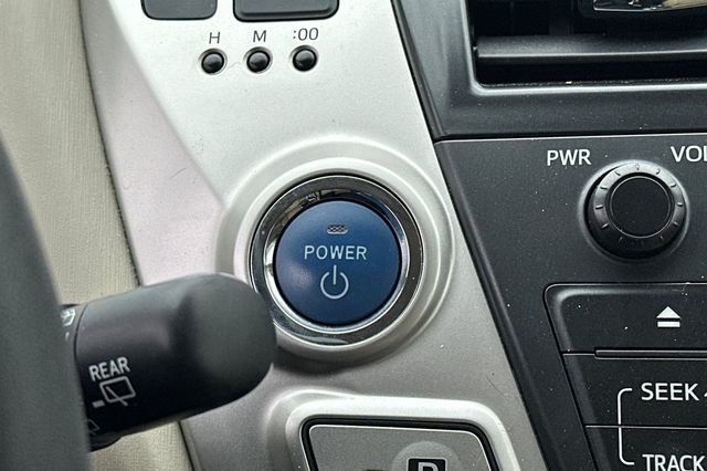 Used 2014 Beige Toyota Three image 26