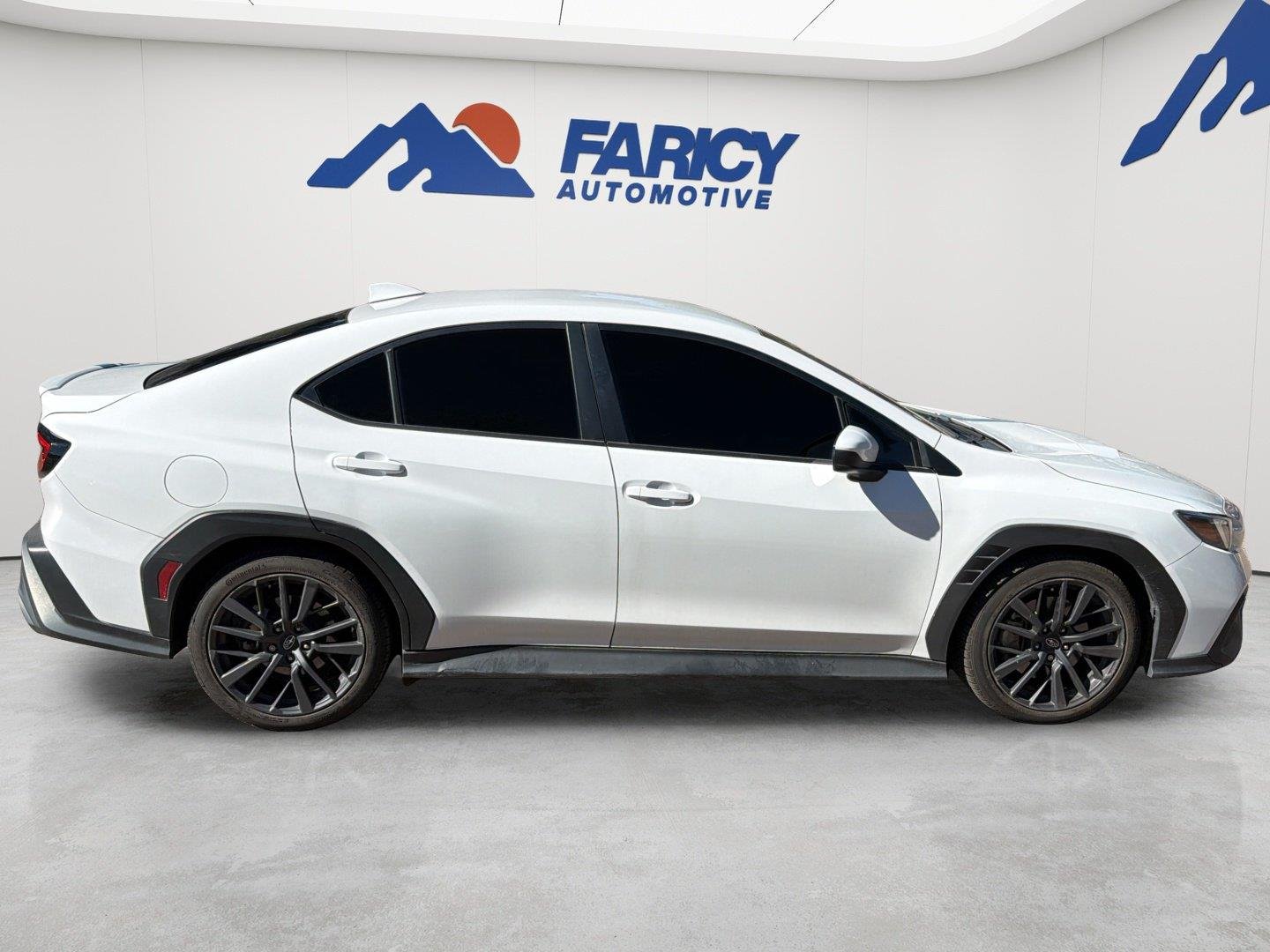 Used 2022 Ceramic White Subaru Premium image 7