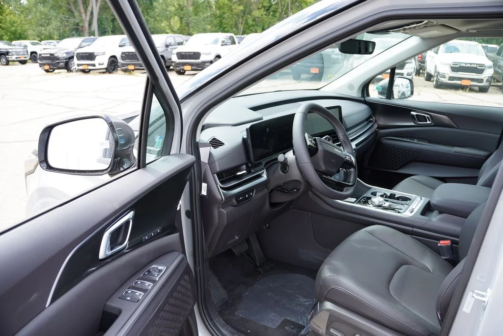 New 2027 Ceramic Silver Kia SX image 10
