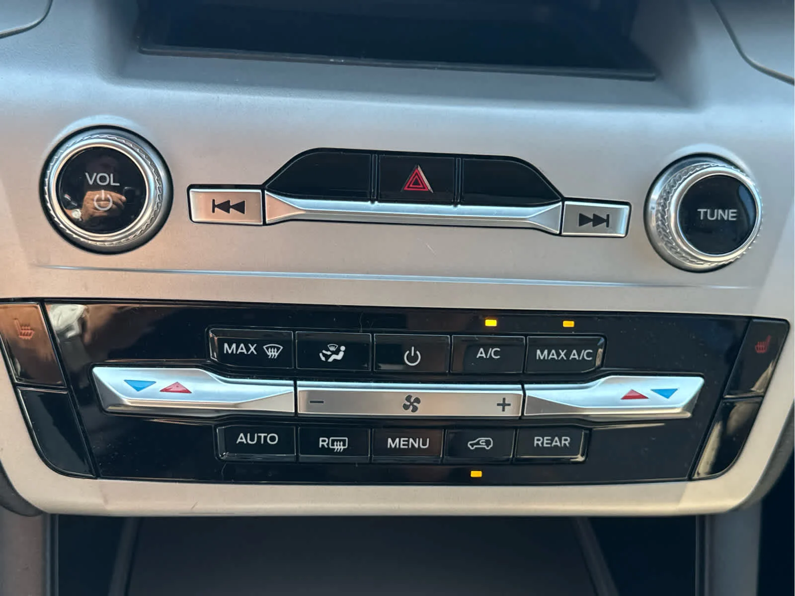 Used 2023 Agate Black Metallic Ford XLT image 19