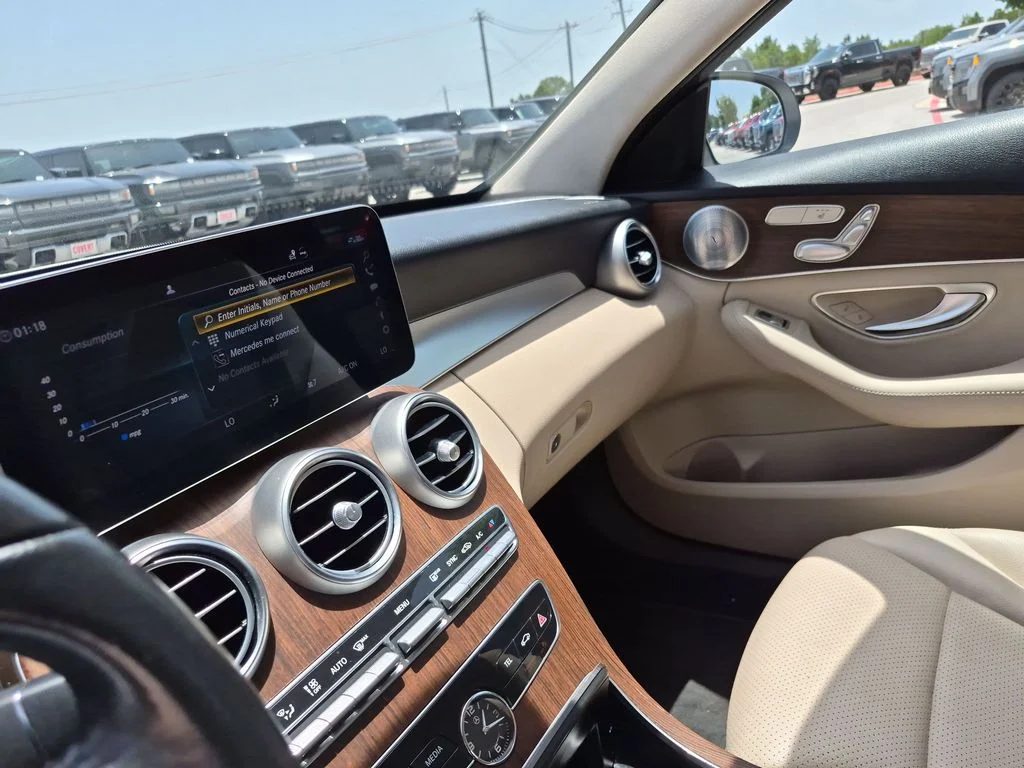 Used 2021  Mercedes-Benz C 300 image 25
