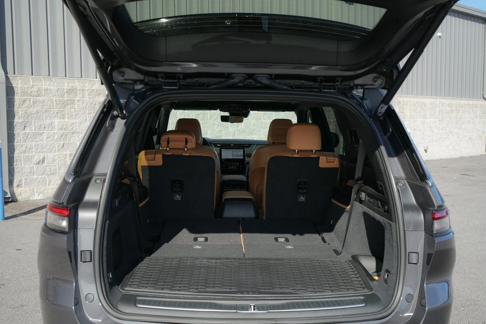 Used 2025 Gray Jeep Summit image 16