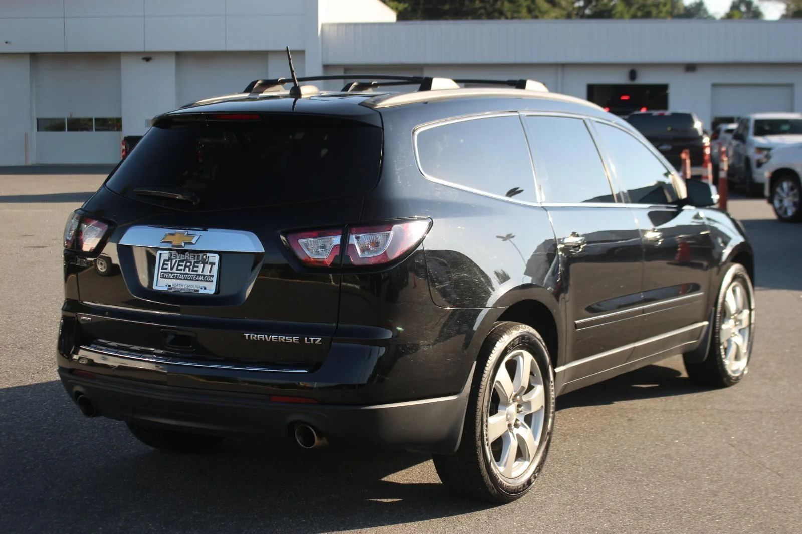 Used 2016 MOSAIC BLACK METALLIC Chevrolet LTZ image 7