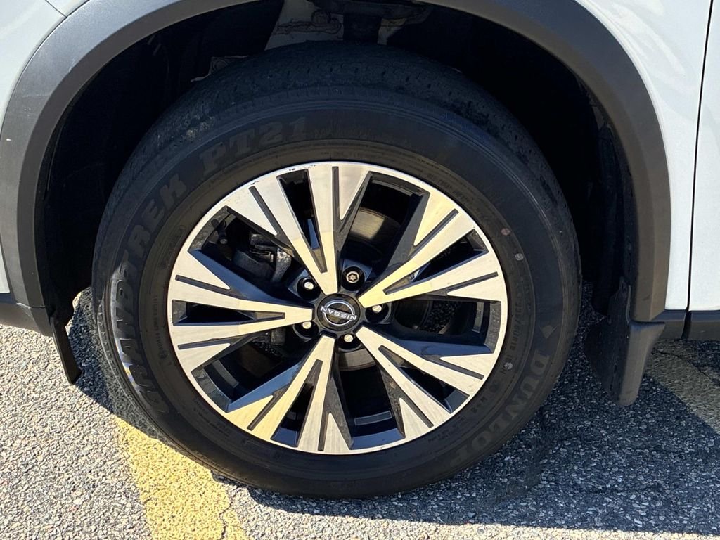 Used 2023 White Nissan SV image 18