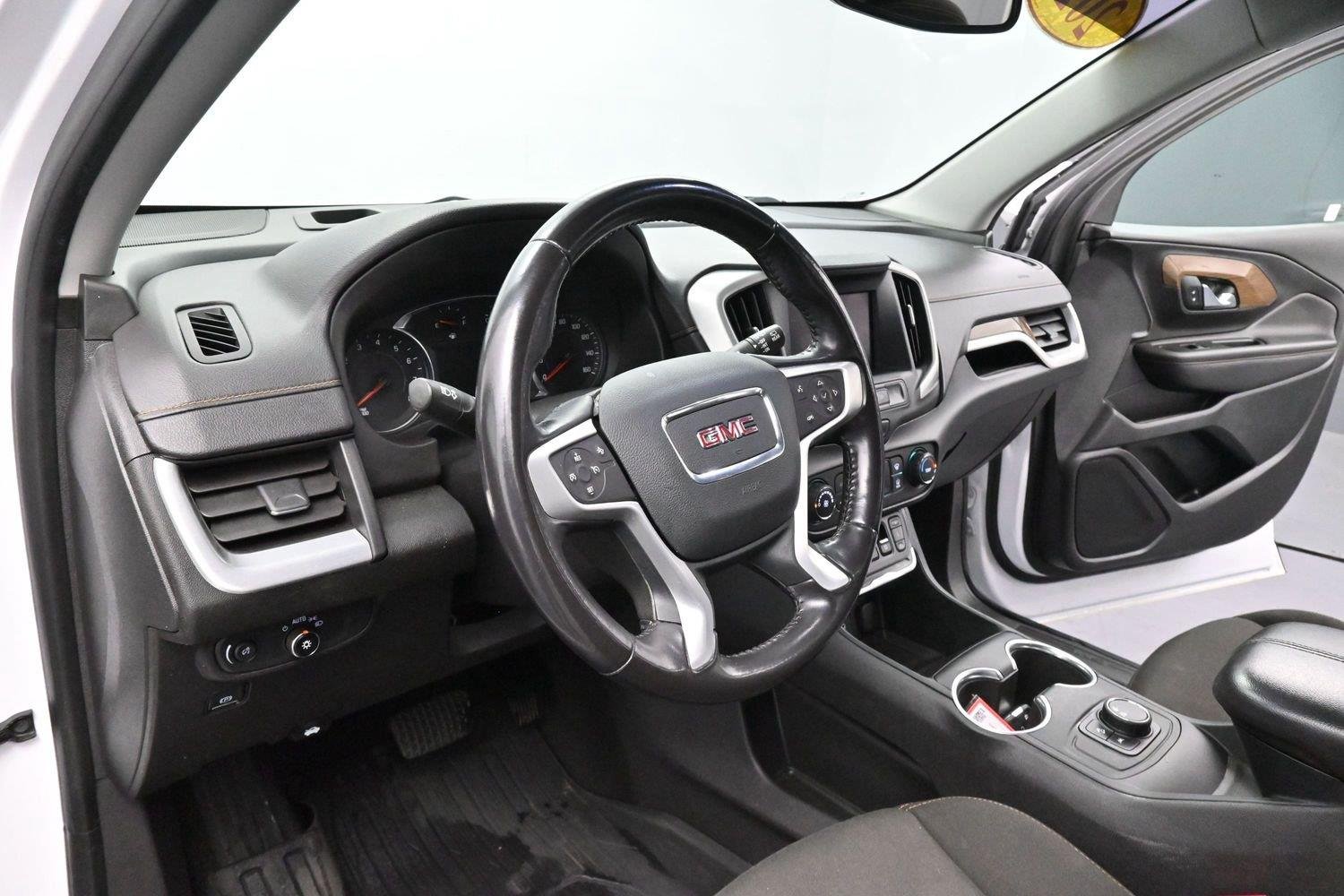 Used 2020 Summit White GMC SLE image 15