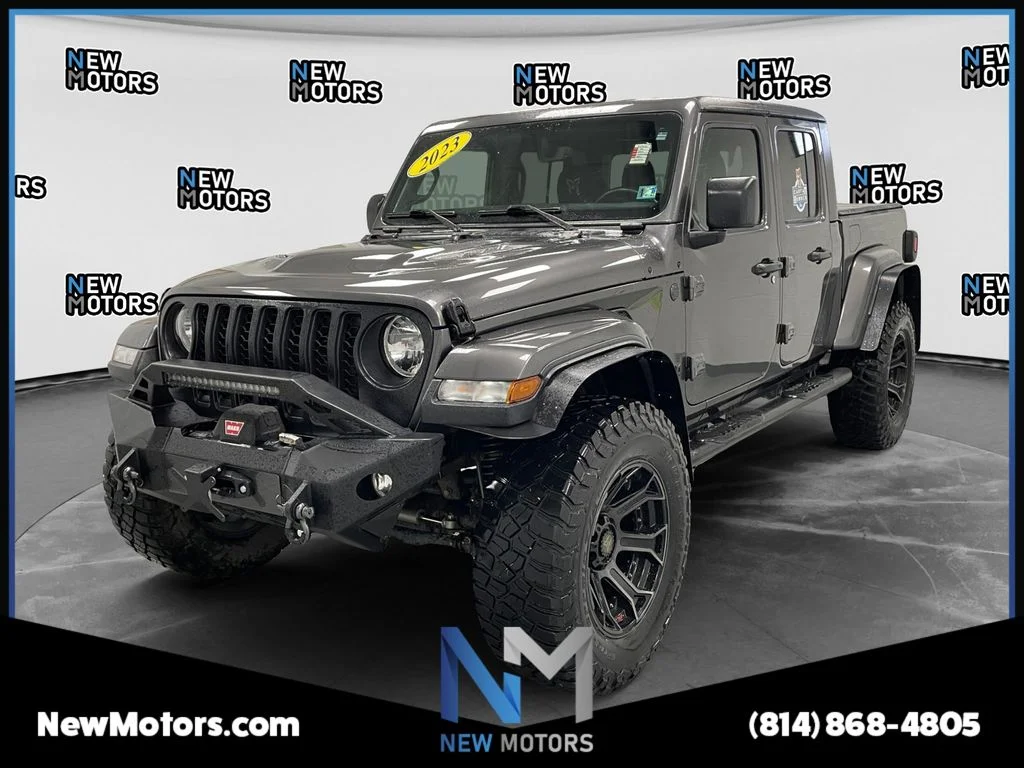 Used 2023 Crystal Metallic Jeep Sport S image 1