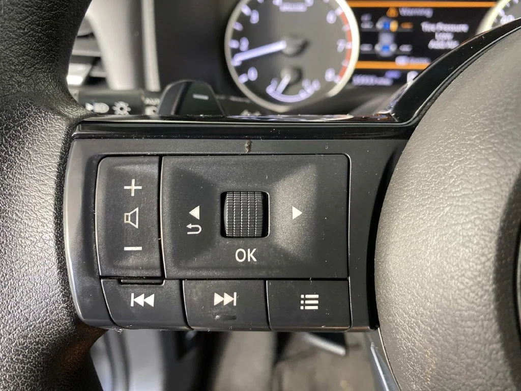 Used 2023 Gun Metallic Nissan SV image 14