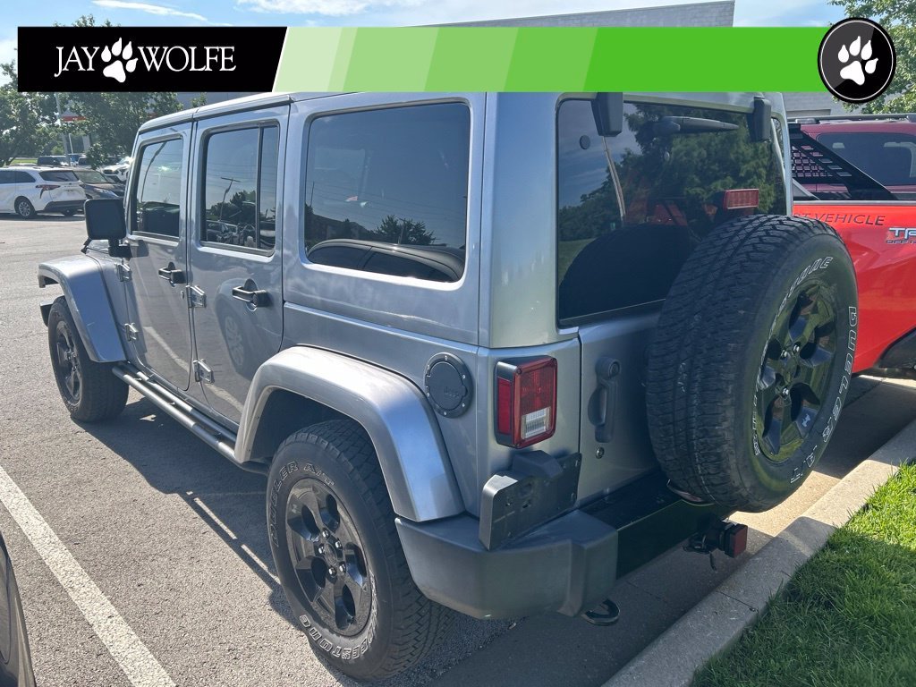 Used 2015 Silver Jeep Unlimited Sahara image 5