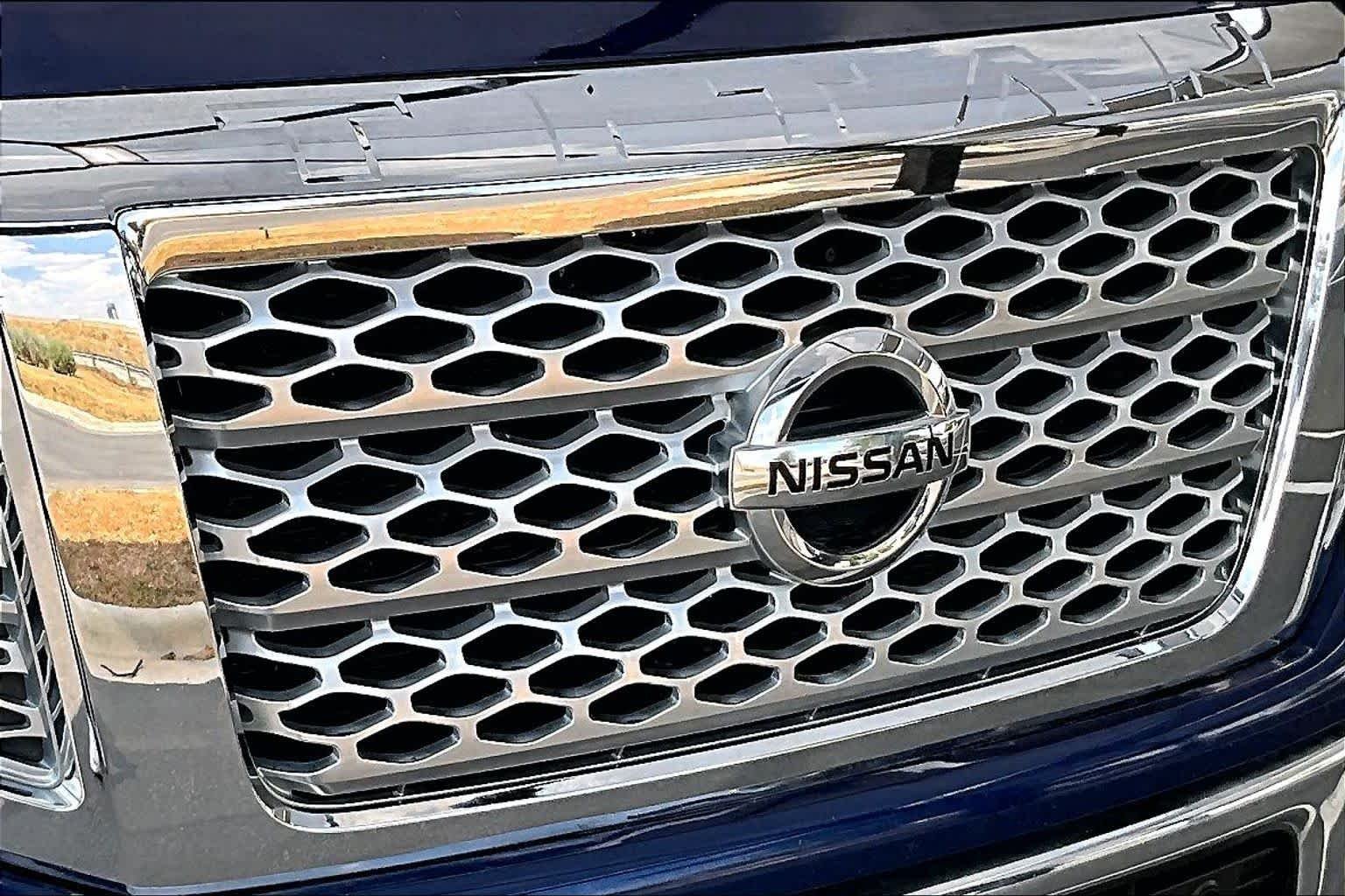 Used 2017 Deep Blue Pearl Nissan SL image 30