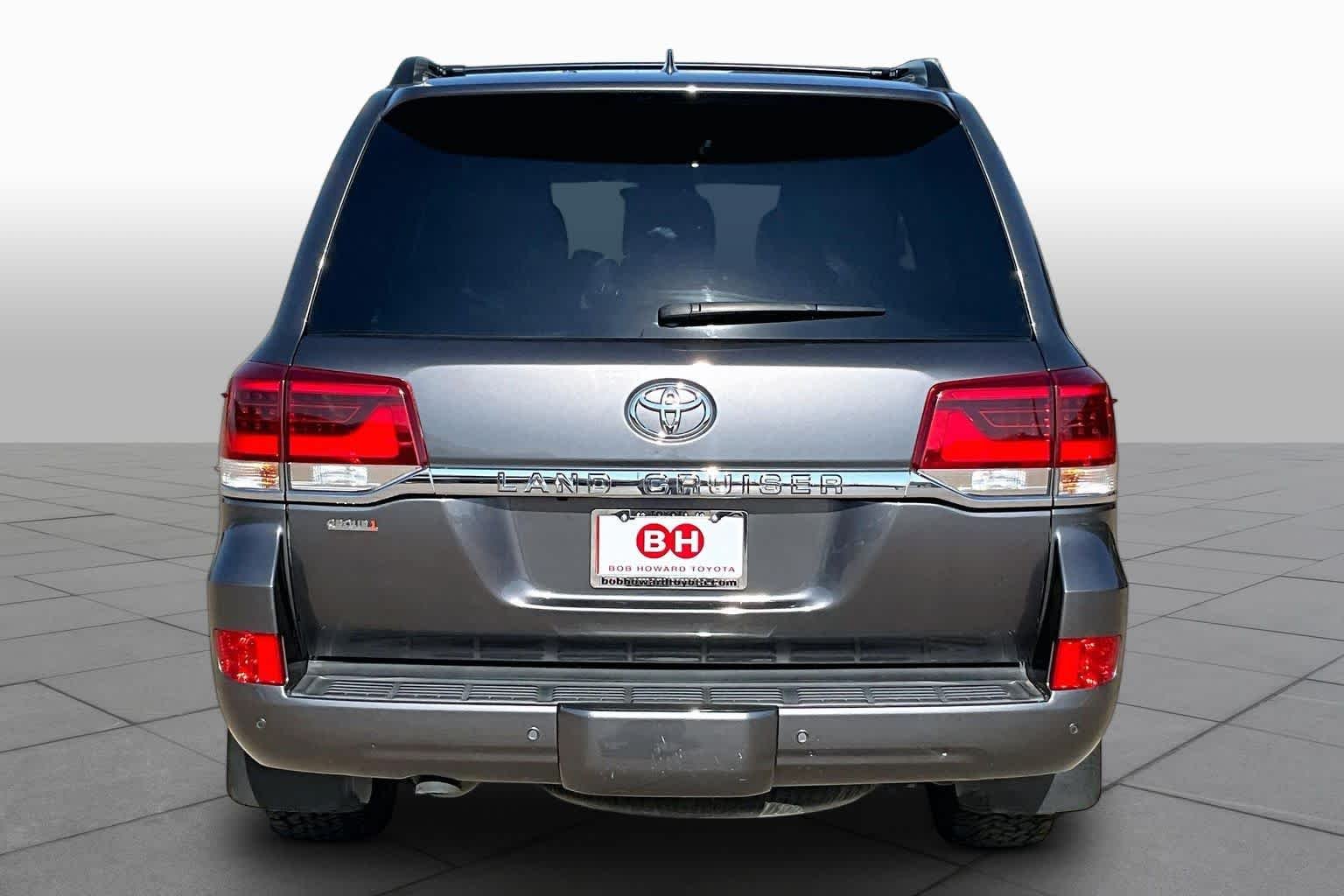 Used 2019 Magnetic Gray Metallic Toyota  image 5