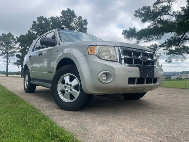 Used 2008 Beige Ford XLT image 1