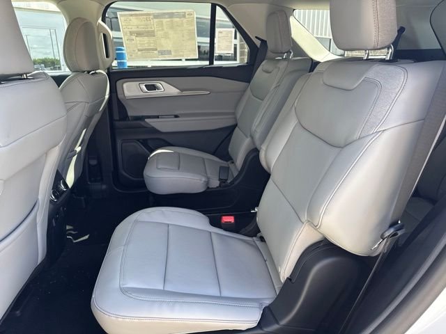 New 2026 Star White Metallic Tri-Coat Ford Active image 13