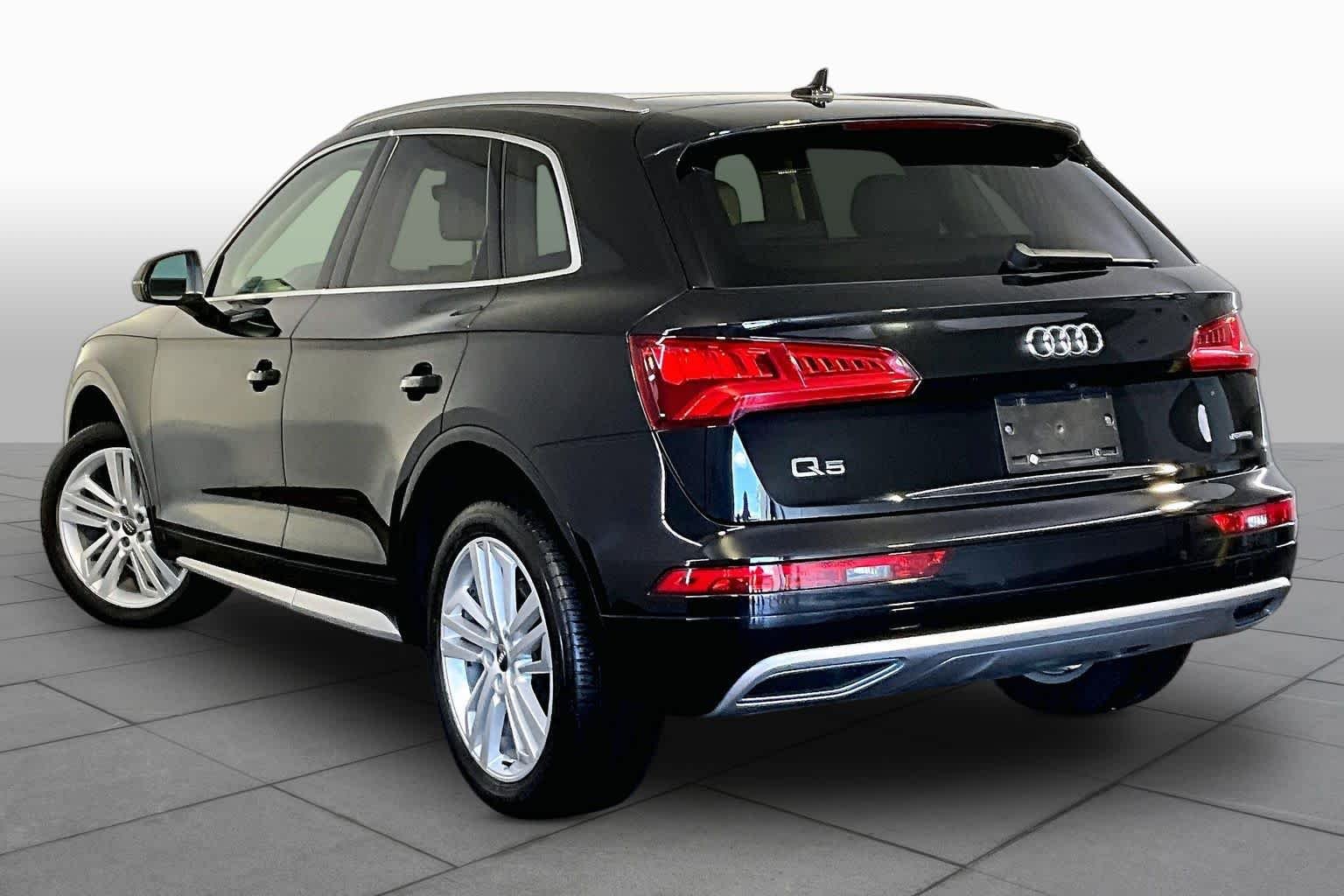 Used 2020 Mythos Black Metallic Audi Premium Plus image 12