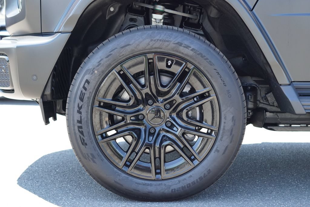 New 2027 MANUFAKTUR Night Black Magno Mercedes-Benz G 580 image 9