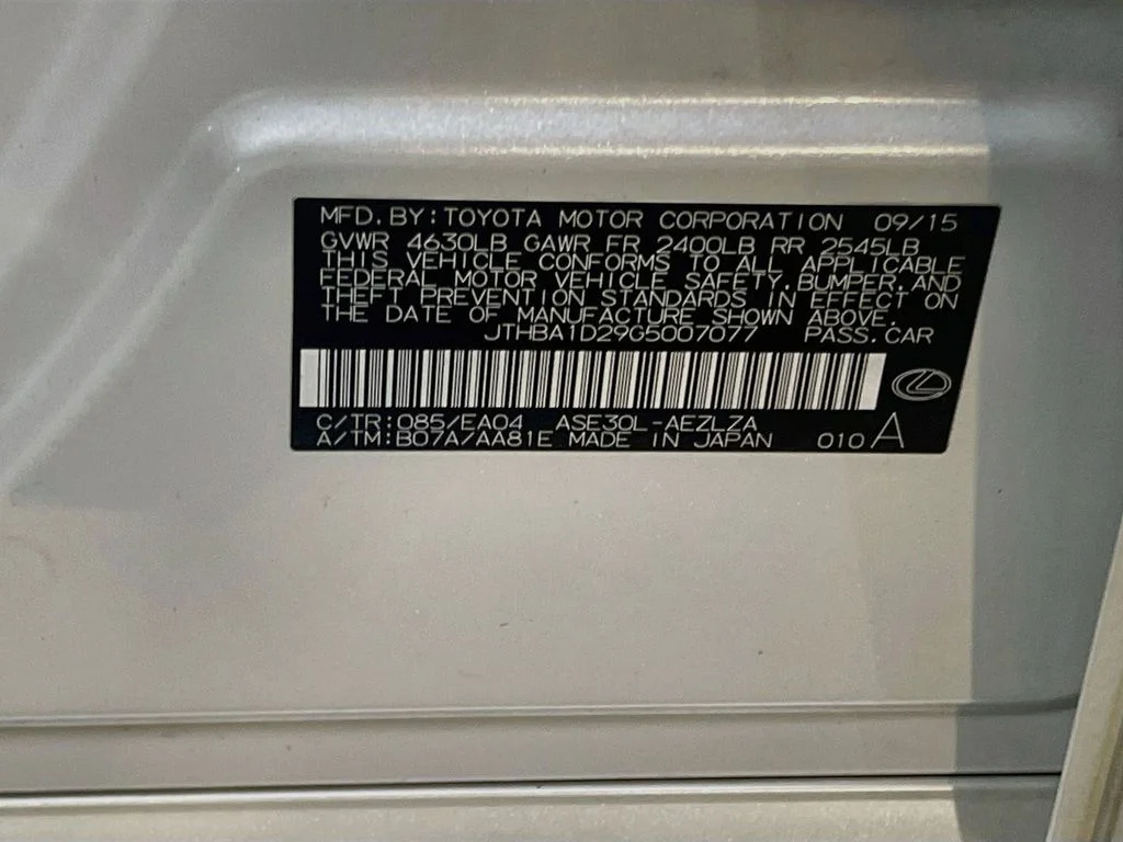 Used 2016 White Lexus 200t image 31